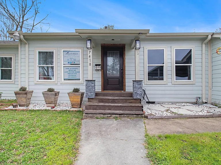7418 Fir St — Photo 2