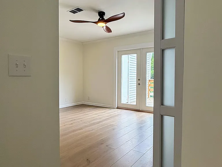 1221 Carriage Park Dr — Photo 8