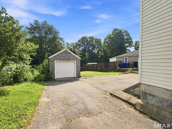 4th image of 164 Red Mountain Avenue