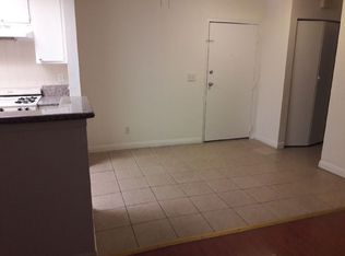 Blythe 14745, Panorama City, CA 91402