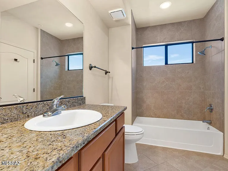 2550 E River Rd #4103 — Photo 11