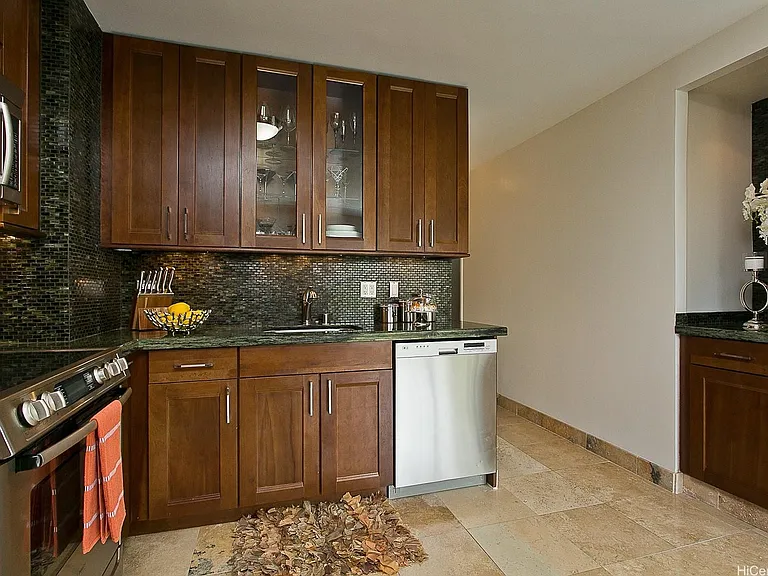 2115 Ala Wai Blvd #605 — Photo 4