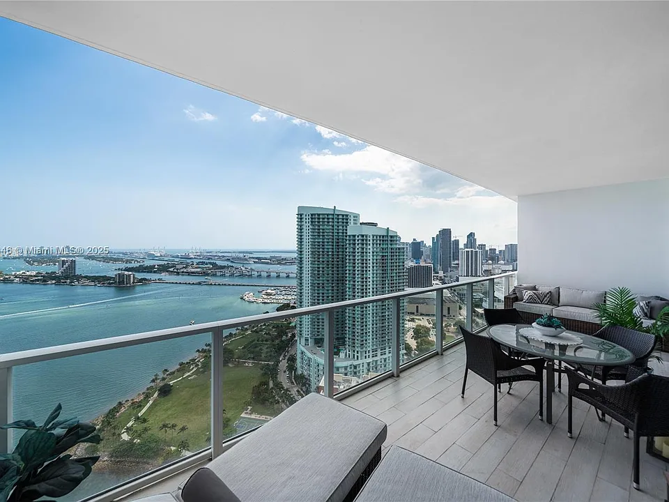 2020 N Bayshore Dr #4004
