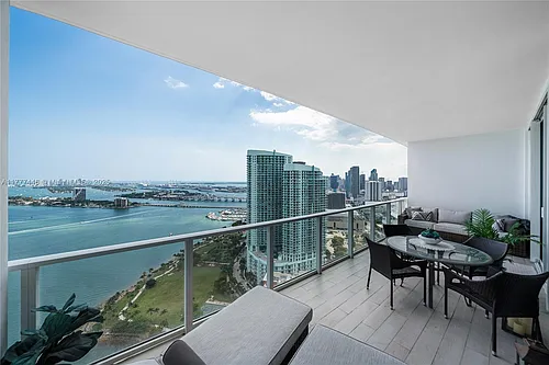 2020 N Bayshore Dr #4004 Photo 1
