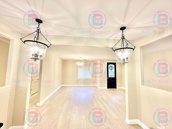 3rd image of 1767 Fairway Hills Trl