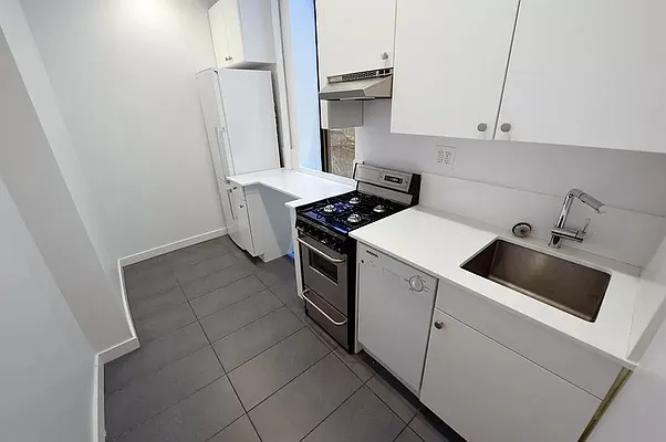 Rented by Corcoran | media 8