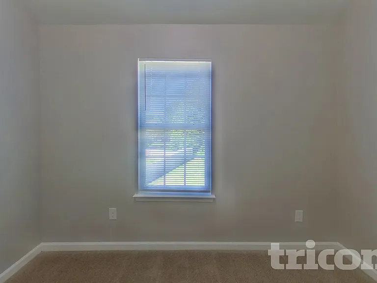 1131 Delander Ln — Photo 11