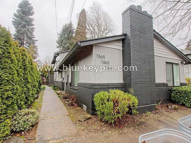 7865 SE Milwaukie Ave — Photo 1
