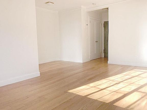 4th image of 72 Barrow St APT 4K
