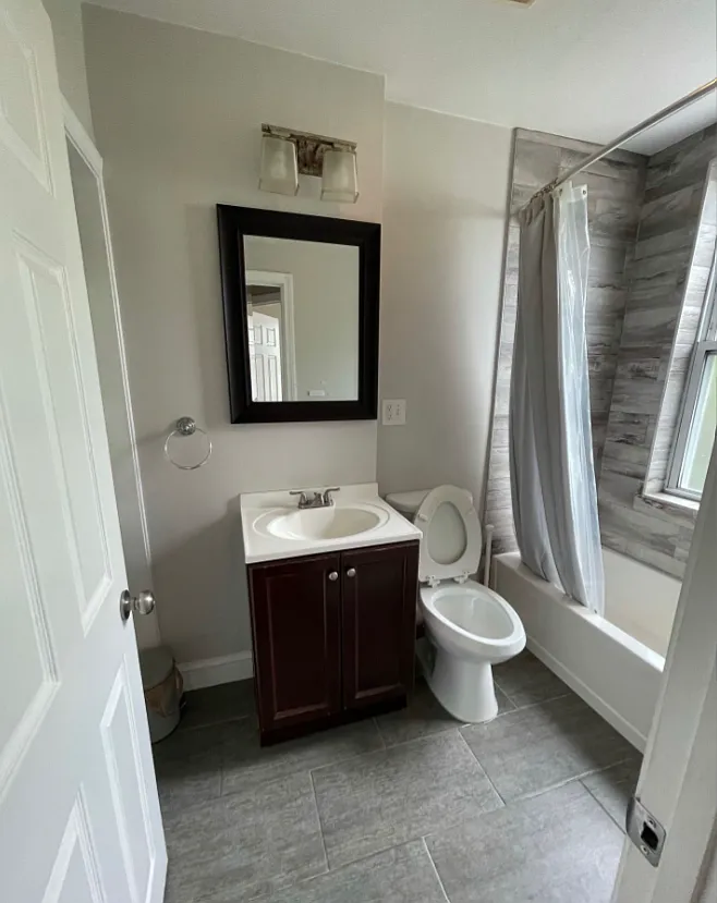 3 bed, 9999 sqft, $3,300 — Photo 1
