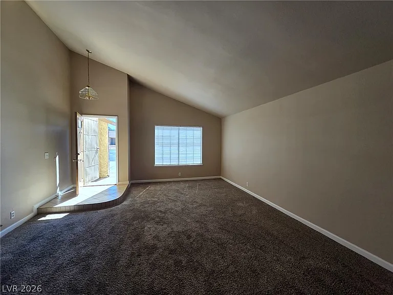 1745 Mount Hood St — Photo 11