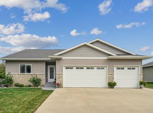 4755 Winghaven Dr, Waterloo, IA 50701