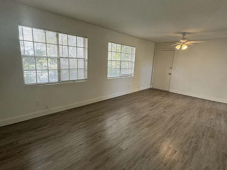 2220 Ticknor Dr — Photo 13