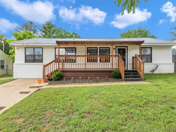 905 Forest Dr, Sand Springs, OK 74063