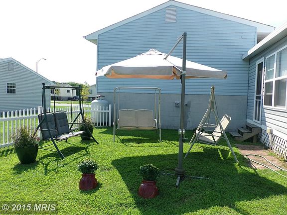 Sitting area off porch