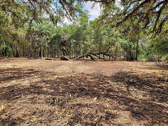 4th image of 14221 River Rd