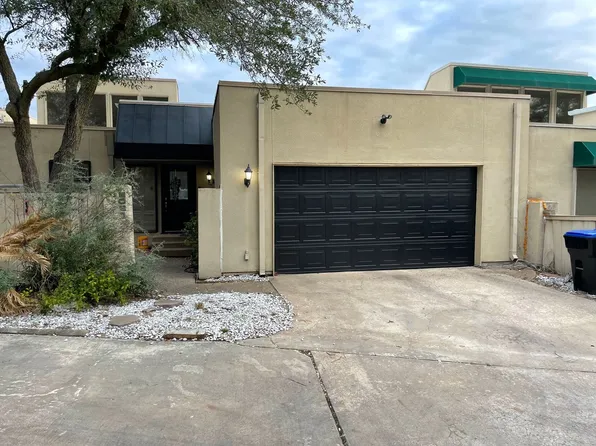 2021 Oak Forest Country Club Dr, Longview, TX 75605