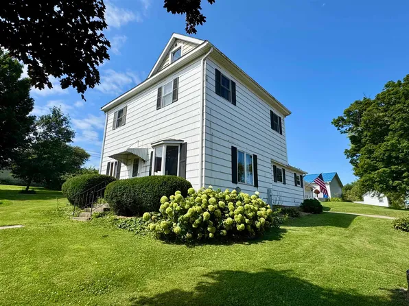 103 Maple St, Montfort, WI 53569
