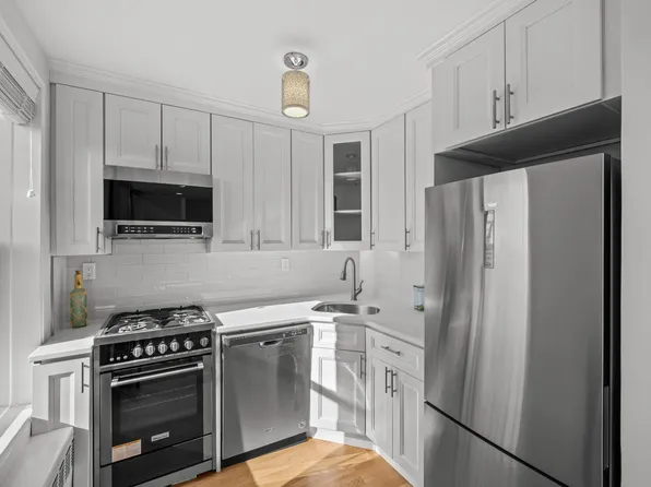 84-09 155th Avenue image 3 of 10