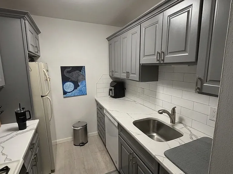 100 Lincoln Ave — Photo 13