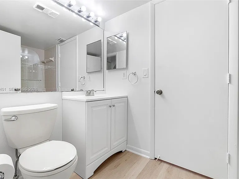 5661 Riverside Dr #103B7 — Photo 8