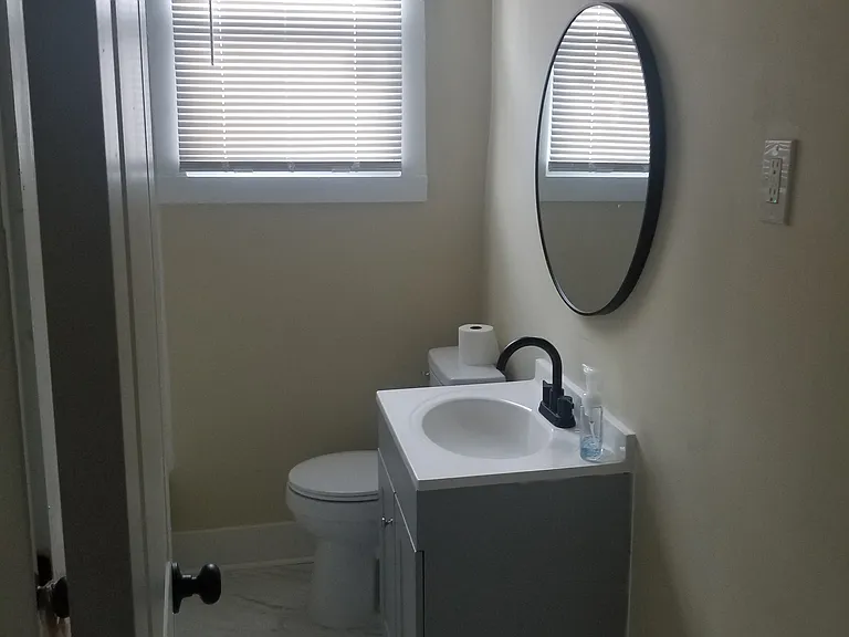 1651 Waverly Ave — Photo 9