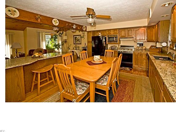 3rd image of 14621 Indian Creek Dr