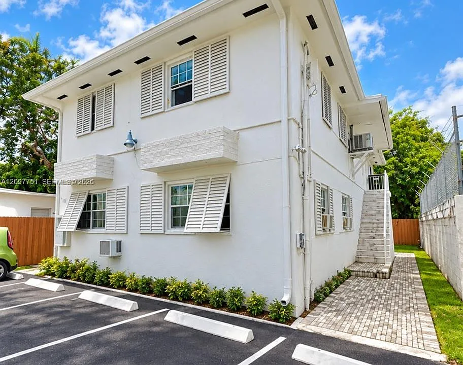 160 NW 62nd St #3