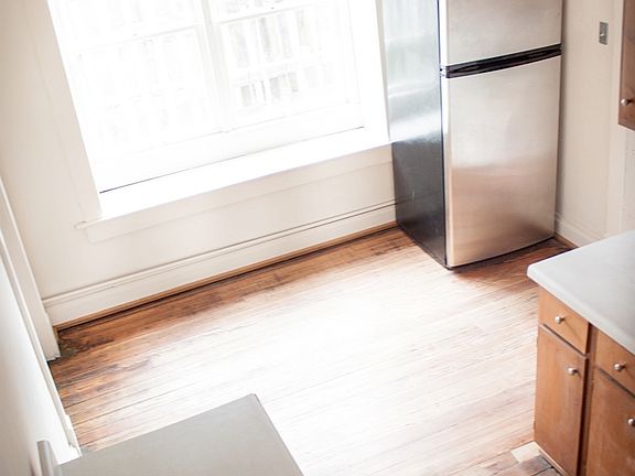 apt B kitchen