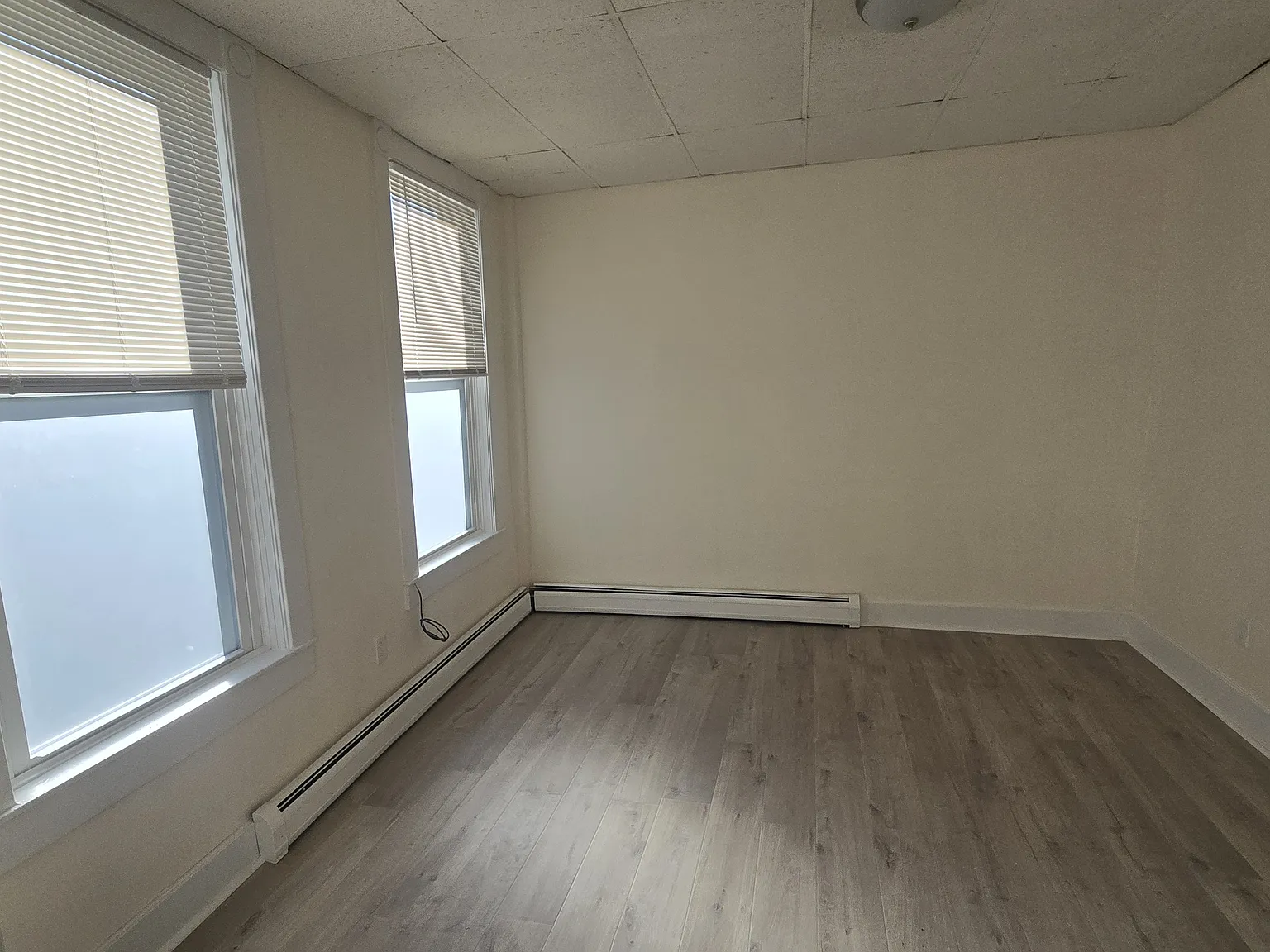 3 bed, 1.5 bath, 1200 sqft, $1,495 — Photo 2