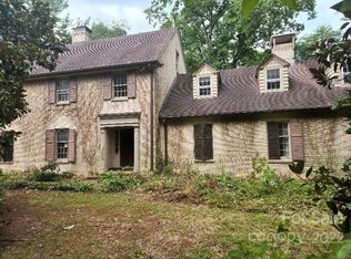 1817 5th St NW, Hickory, NC 28601