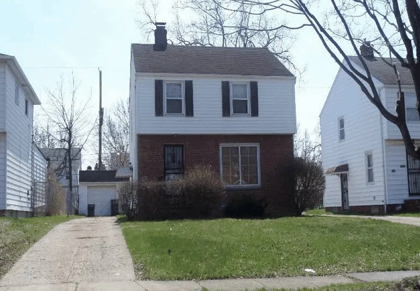 17002 Biltmore Ave photo 1