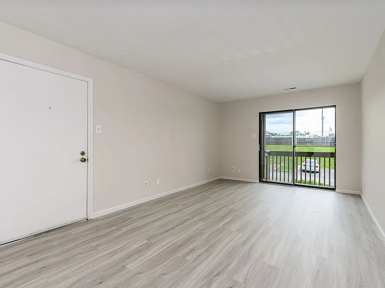 Southfield Apartments — Photo 13