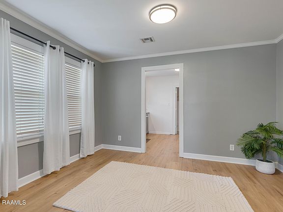 5th image of 102 Tanya St