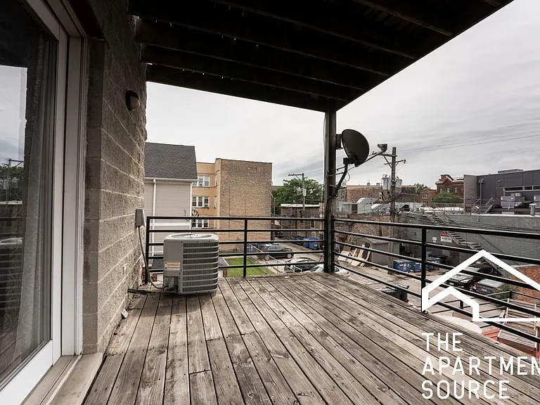1945 W Crystal St #2 — Photo 10