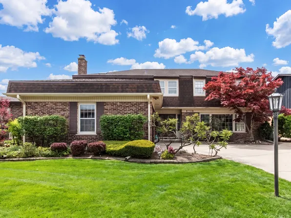 7751 Arcadia St, Morton Grove, IL 60053