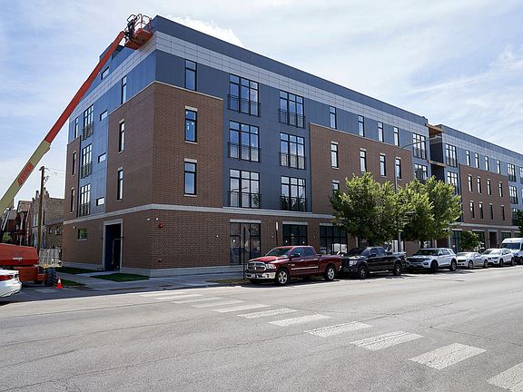 2nd image of 4149 S Cottage Grove Ave #305