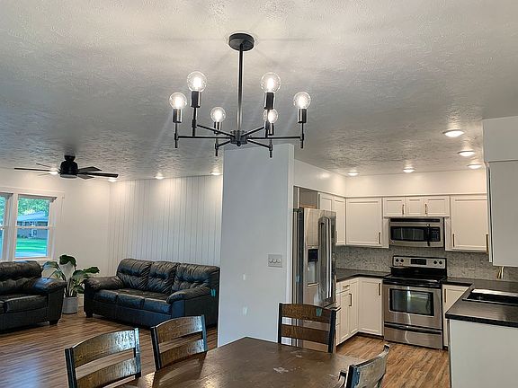 3rd image of 1801 Wesbrook Dr