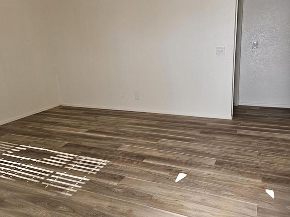 2nd image of 2508 W DIANA Avenue