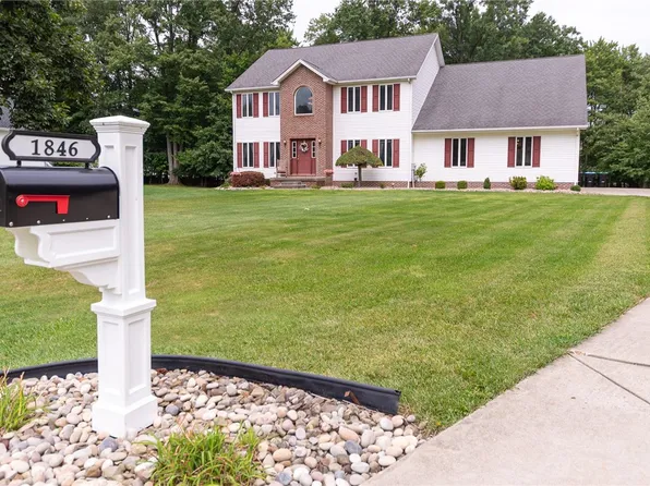1846 Lori Ln, Hermitage, PA 16148