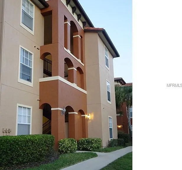 5536 Metrowest Blvd — Photo 2