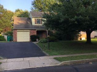 103 Village Green Ln, Dublin, PA 18917