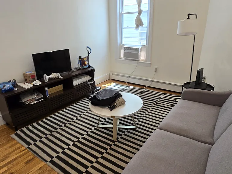 21 Rossmore St #2 — Photo 1
