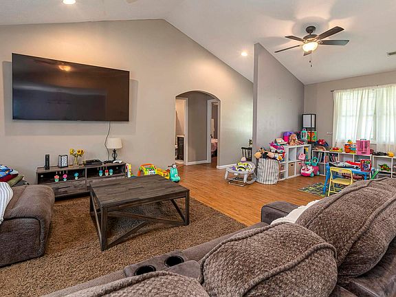 5th image of 308 Noah Ln