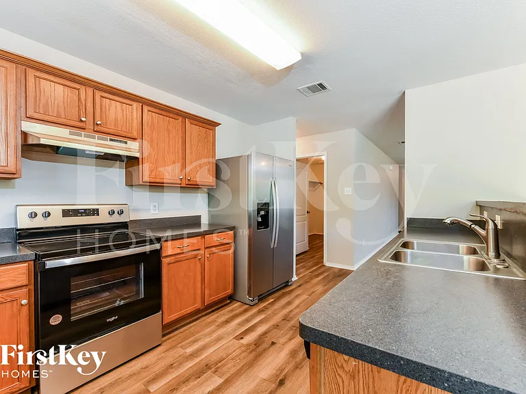 8036 Autumn Creek Trl — Photo 7