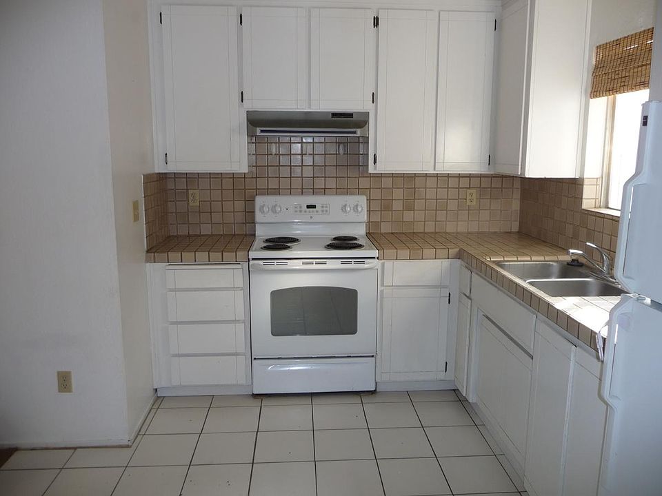2nd image of 1030 Dainty Ave APT L