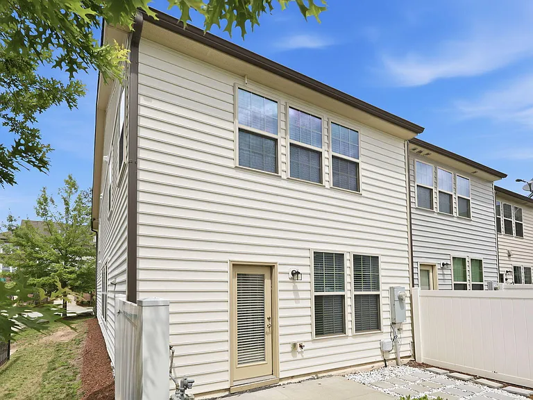 221 Irving Way — Photo 31