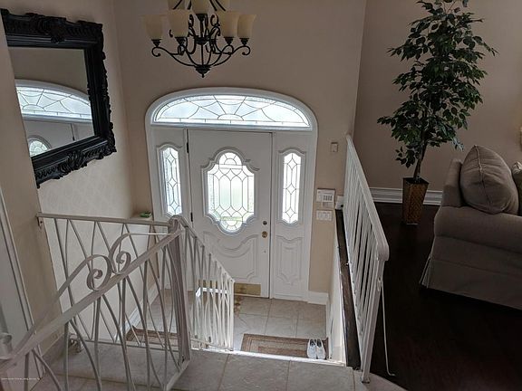 2nd image of 135 Hawthorne Ave