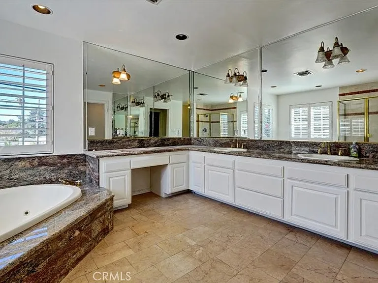 5224 Woodlake Ave — Photo 35