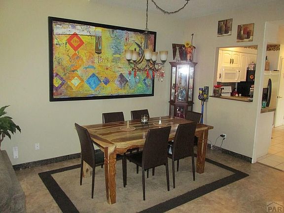 3rd image of 4403 Turnberry Cres